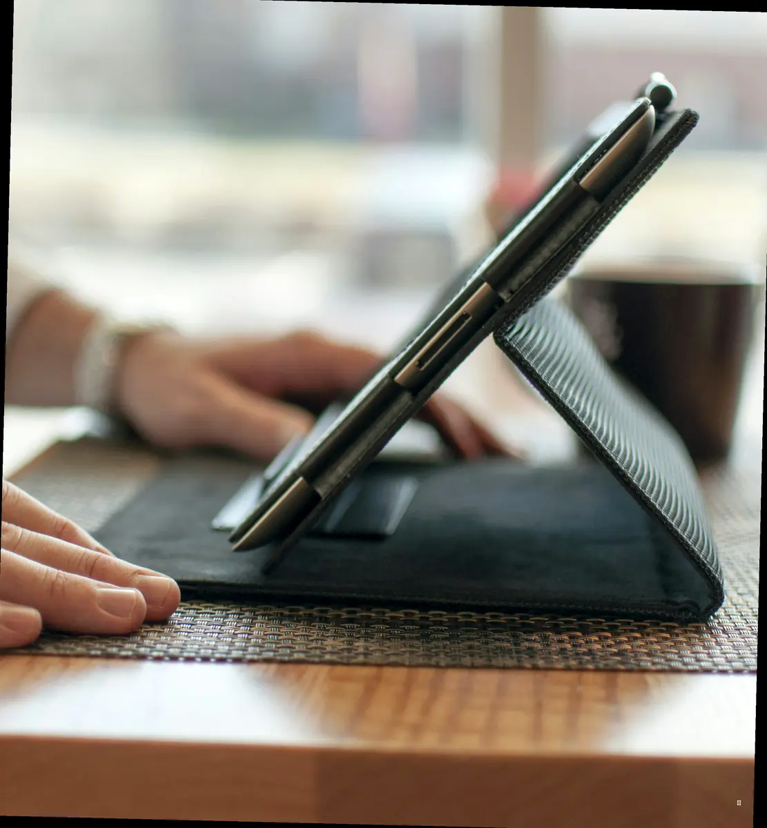 갤럭시 탭 S10 FE vs S10 FE+: 디자인 & 디스플레이 비교 분석